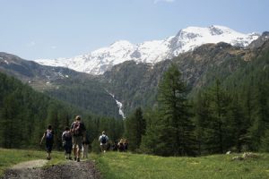 In the interim between volcanoes and glaciers, students toured the Alps, exploring the foothills of the Matterhorn and an old Roman mine where 5-centimeter garnets have been found. The massive sulfide and seafloor manganese deposits here are some of the best in the world. 