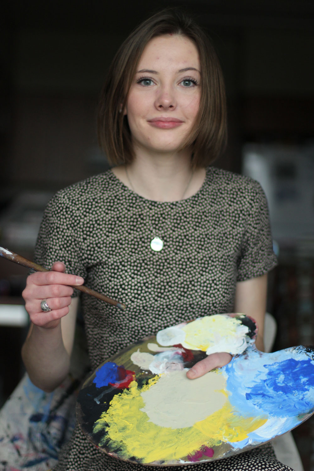 Amber Ellis holding palette