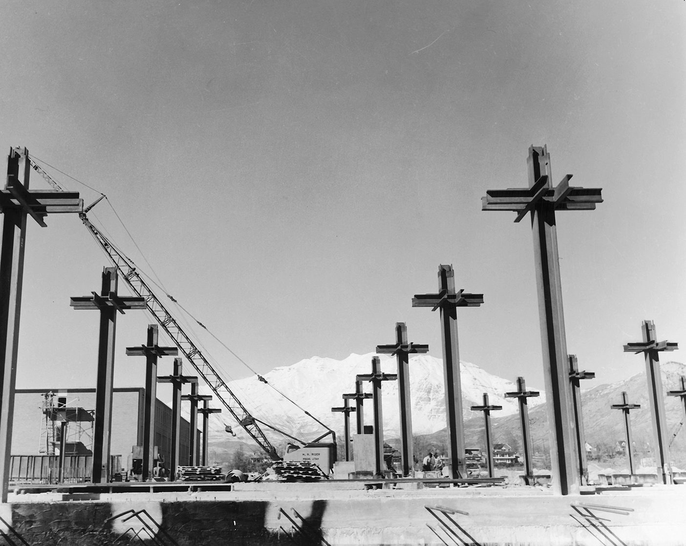 Steel cross beams showing the construction of a library at BYU.