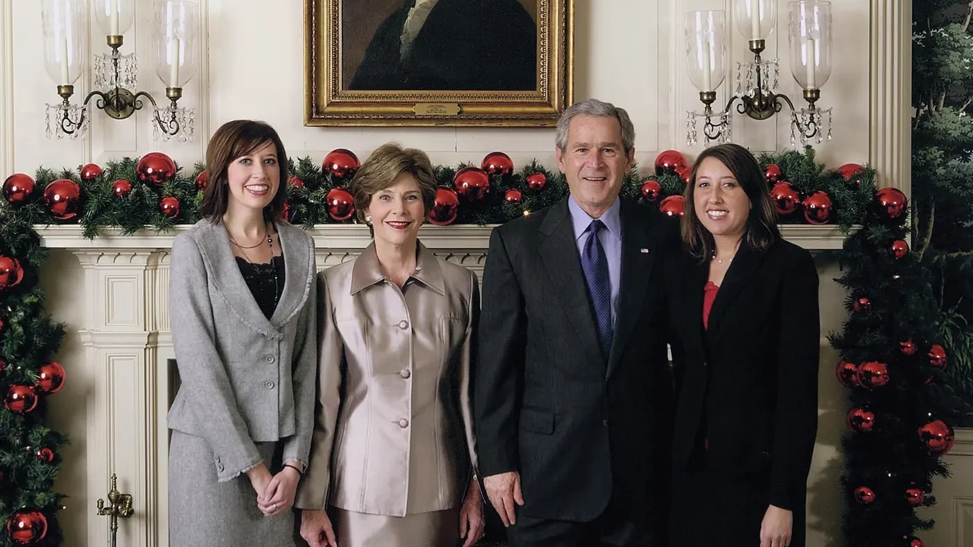 Twin moms meet with President and First Lady Bush.