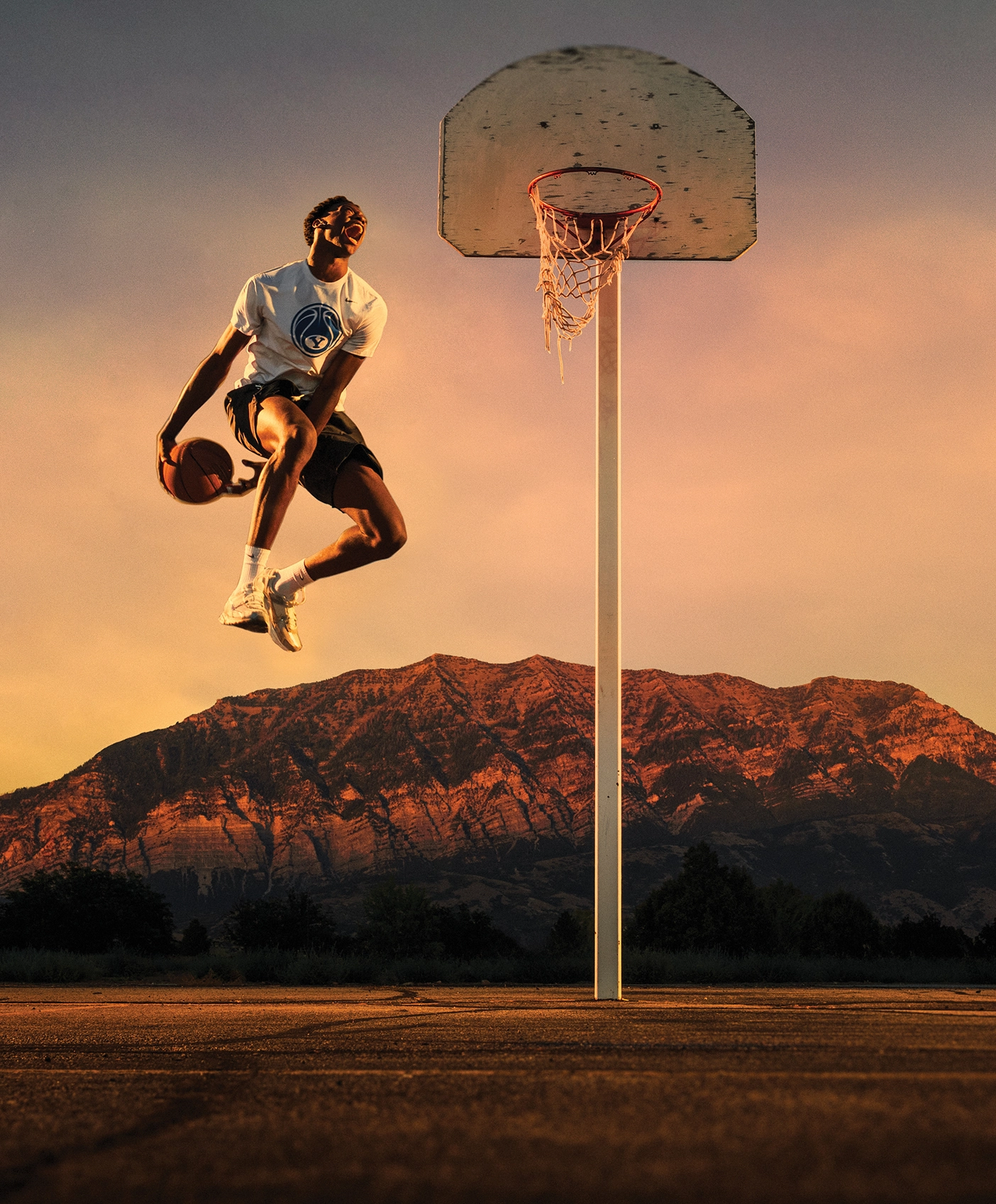AJ Dybantsa plays basketball.